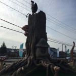 Tree with mushrooms and an eagle at Ocean City mini golf